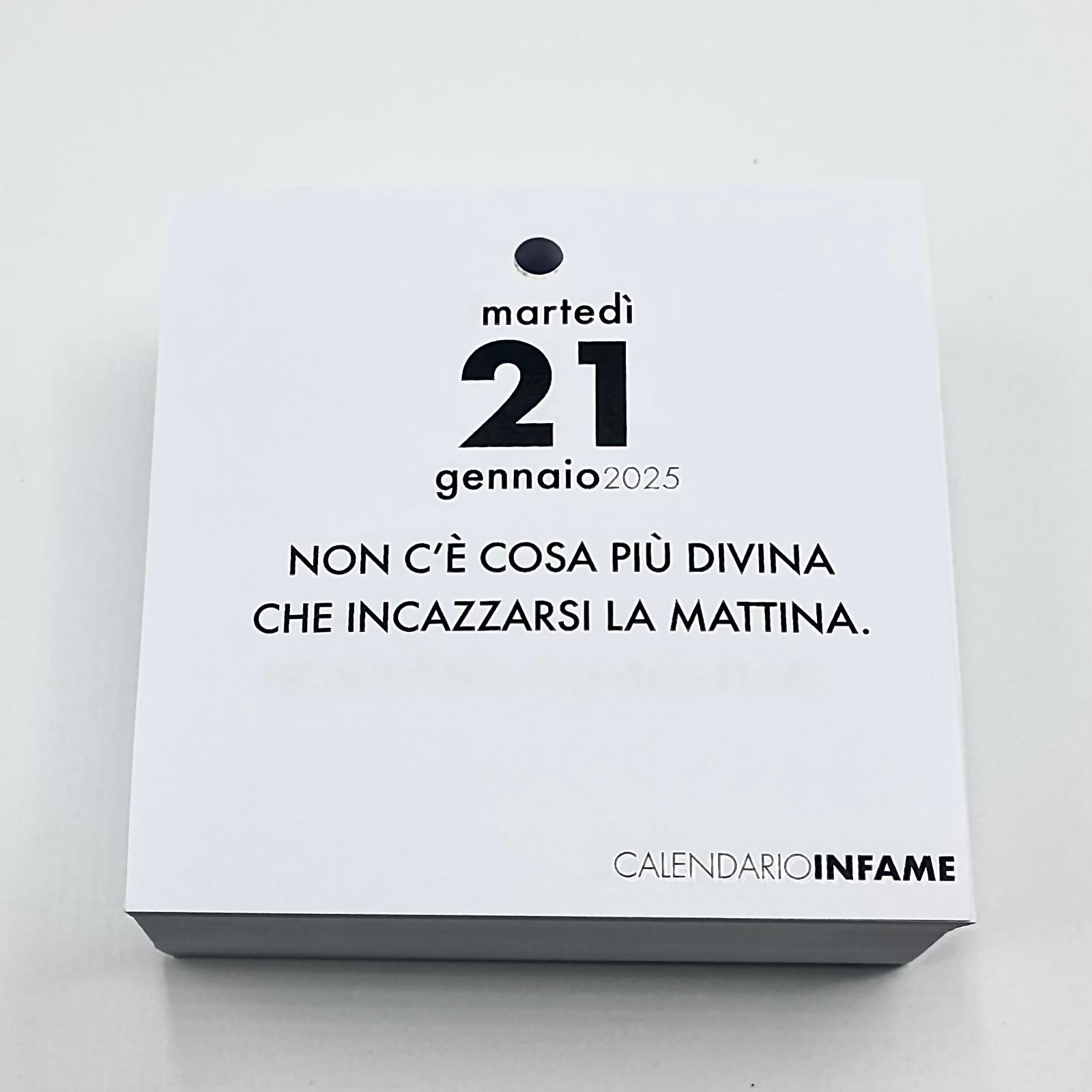 calendario infame 2025 inserto - in-differente ironia cinismo sarcasmo ridere scrivania